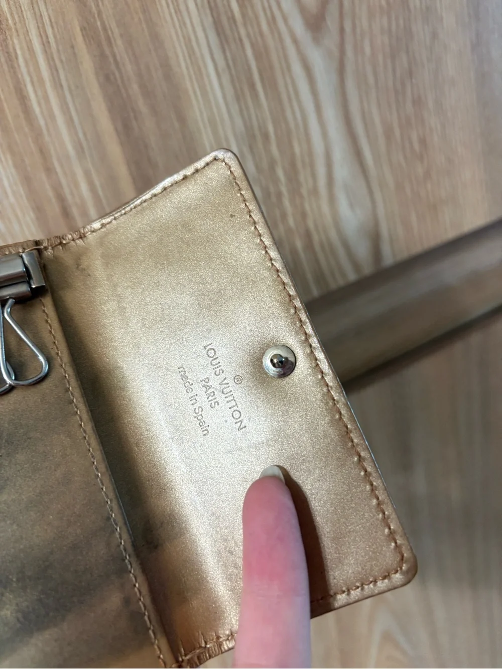 Authentic Louis Vuitton Monogram Vernis Key Holder
